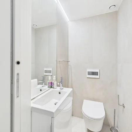 Lejlighed 1br W/ A/c & Elevator - Cais Do Sodre | By Airnest