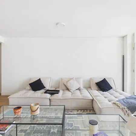 1br W/ A/c & Elevator - Cais Do Sodre | By Airnest *